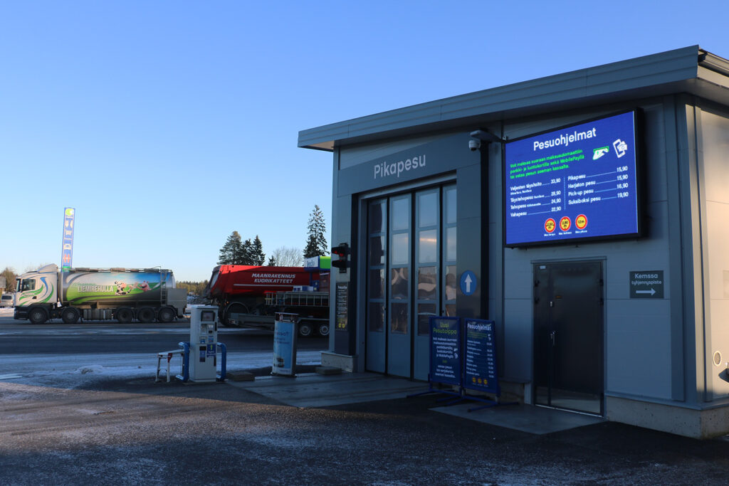 Autopesu – Neste Häijää