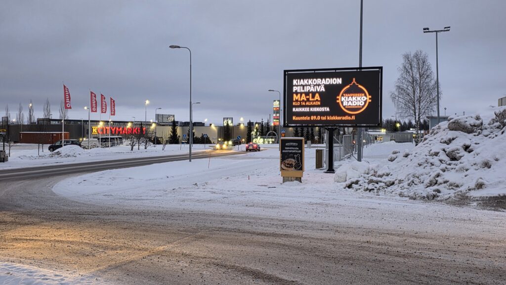 10m² LED-näyttö Ylöjärvellä – Tehokas ulkomainonnan ratkaisu vilkkaassa kauppakeskittymässä